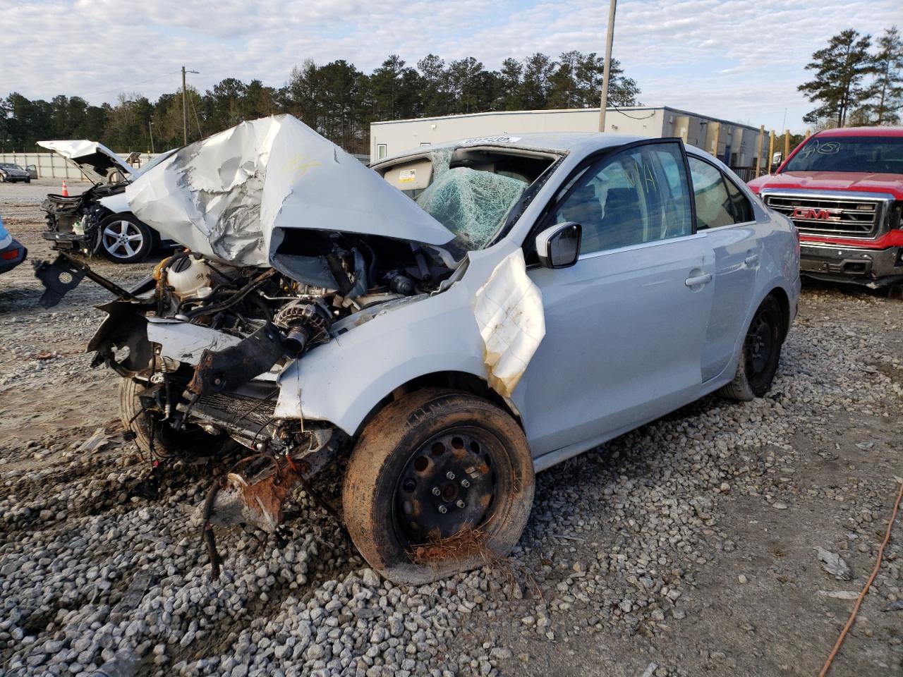 Photo 2 from auction – 2017 VOLKSWAGEN JETTA S with VIN 3VW2B7AJ5HM402816
