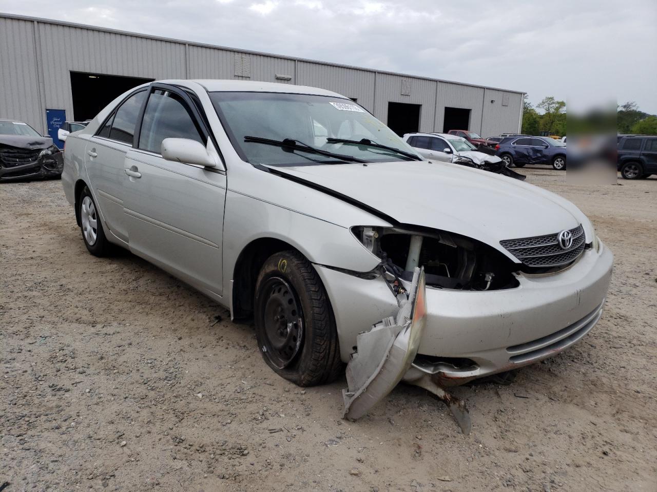 TOYOTA CAMRY LE 2002 with VIN 4T1BE32K92U549584 - Photo from auction