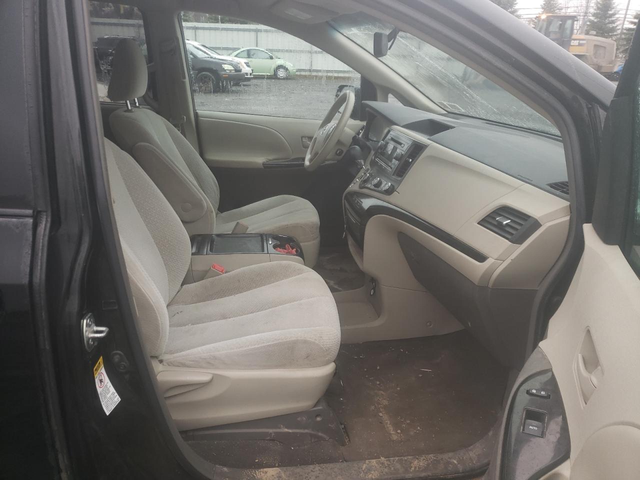 Photo 5 from auction – 2011 TOYOTA SIENNA LE with VIN 5TDKK3DC1BS002705