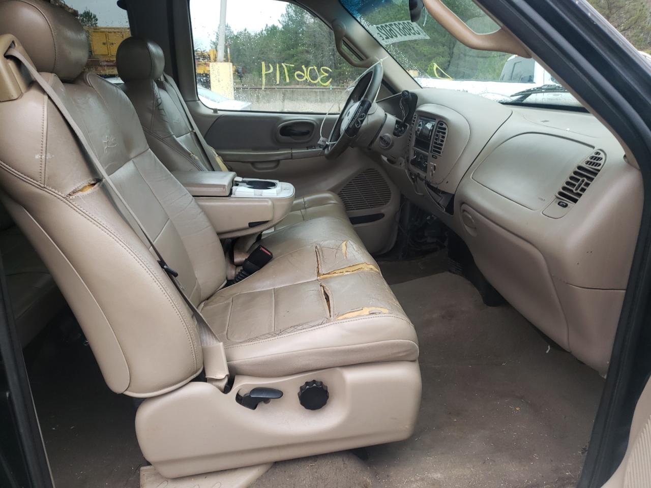 Photo 5 from auction – 2001 FORD F150 with VIN 1FTRX18L41NB75816