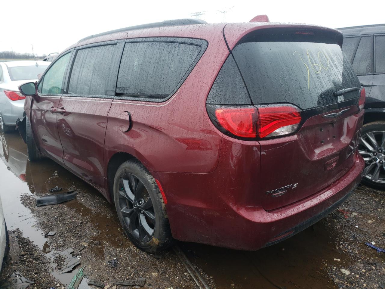 Photo 3 from auction – 2019 CHRYSLER PACIFICA L with VIN 2C4RC1GG0KR705834
