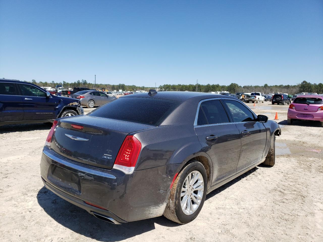 Photo 4 from auction – 2017 CHRYSLER 300 HURST with VIN 2C3CCAAG4HH548326