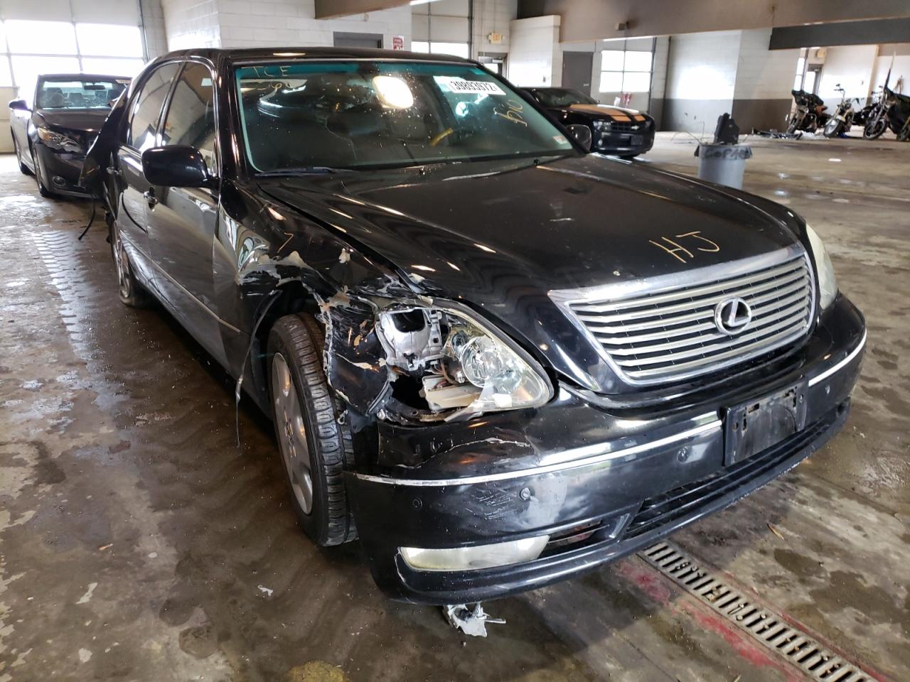 LEXUS LS 2004 with VIN JTHBN36F440147370 - Photo from auction