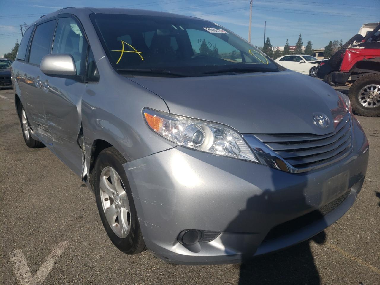 TOYOTA SIENNA LE 2016 with VIN 5TDKK3DC0GS734752 - Photo from auction