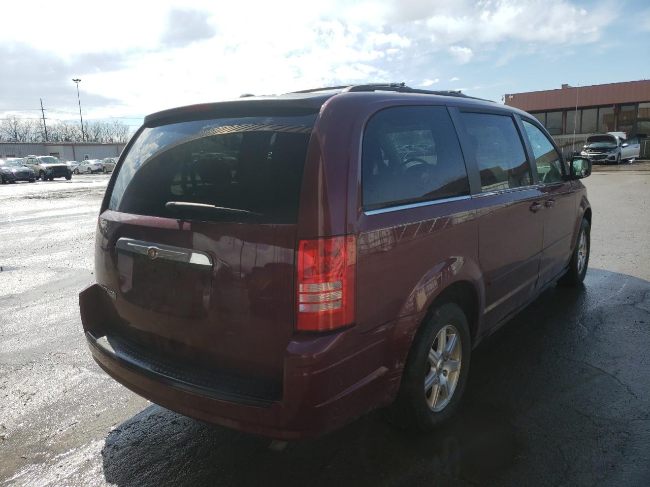 Photo 4 from auction – 2008 CHRYSLER TOWN & COU with VIN 2A8HR54PX8R782315