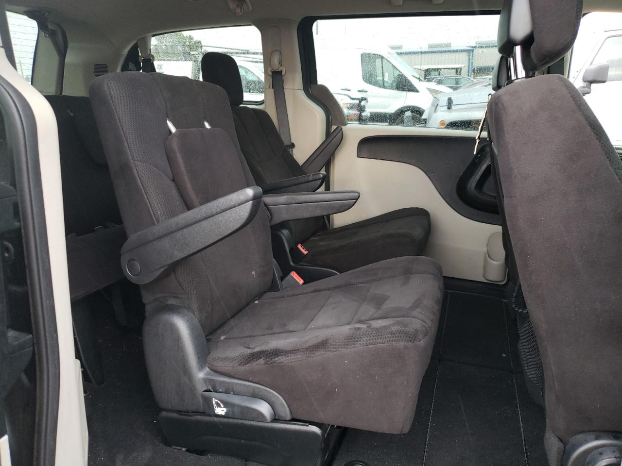 Photo 6 from auction – 2012 DODGE GRAND CARA with VIN 2C4RDGCG7CR177023