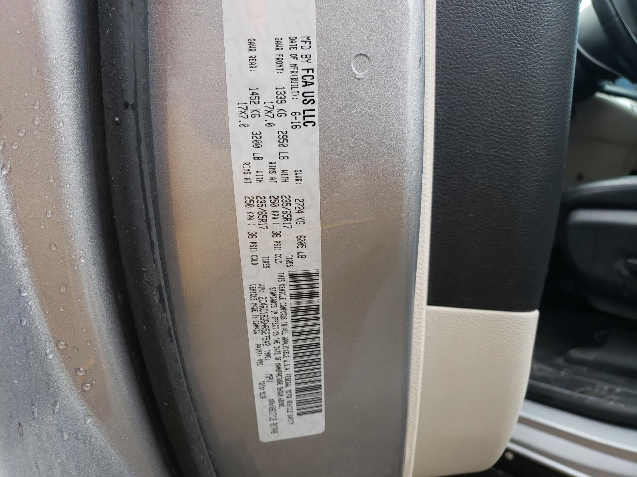 Photo 10 from auction – 2017 CHRYSLER PACIFICA T with VIN 2C4RC1BG6HR527542