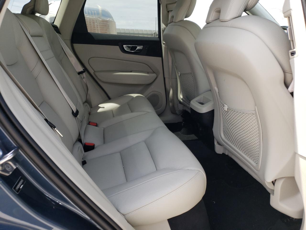 Photo 6 from auction – 2019 VOLVO XC60 T5 MO with VIN LYV102DK9KB220450