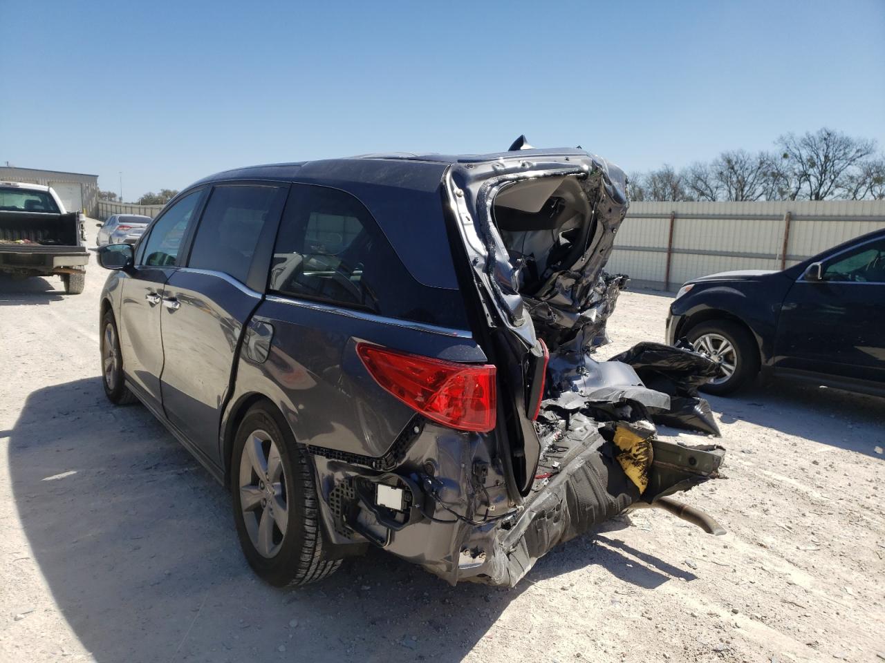 Photo 3 from auction – 2018 HONDA ODYSSEY EX with VIN 5FNRL6H55JB037730