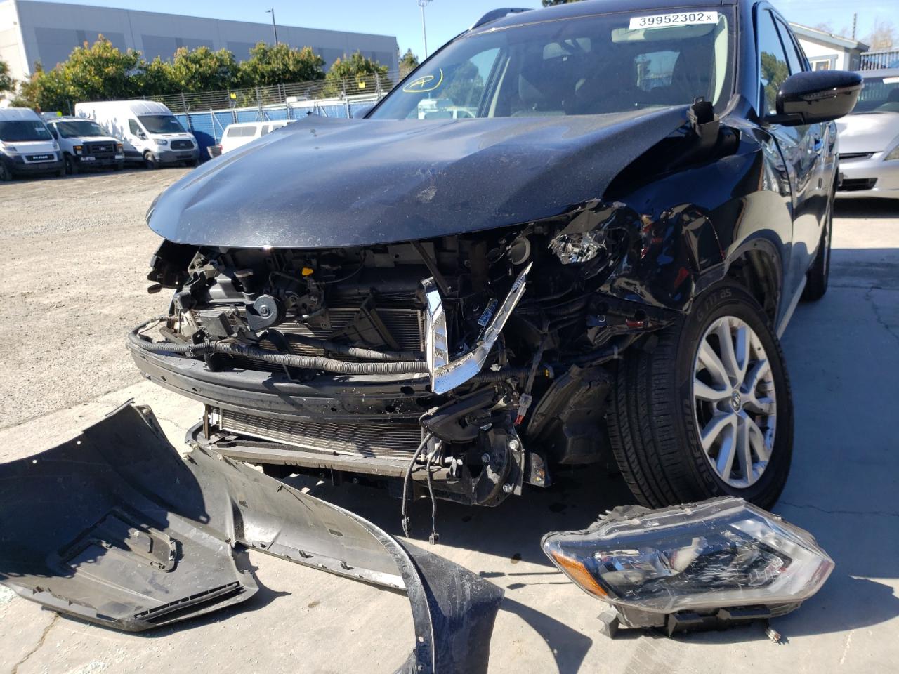 Photo 9 from auction – 2018 NISSAN ROGUE S with VIN KNMAT2MT2JP569761