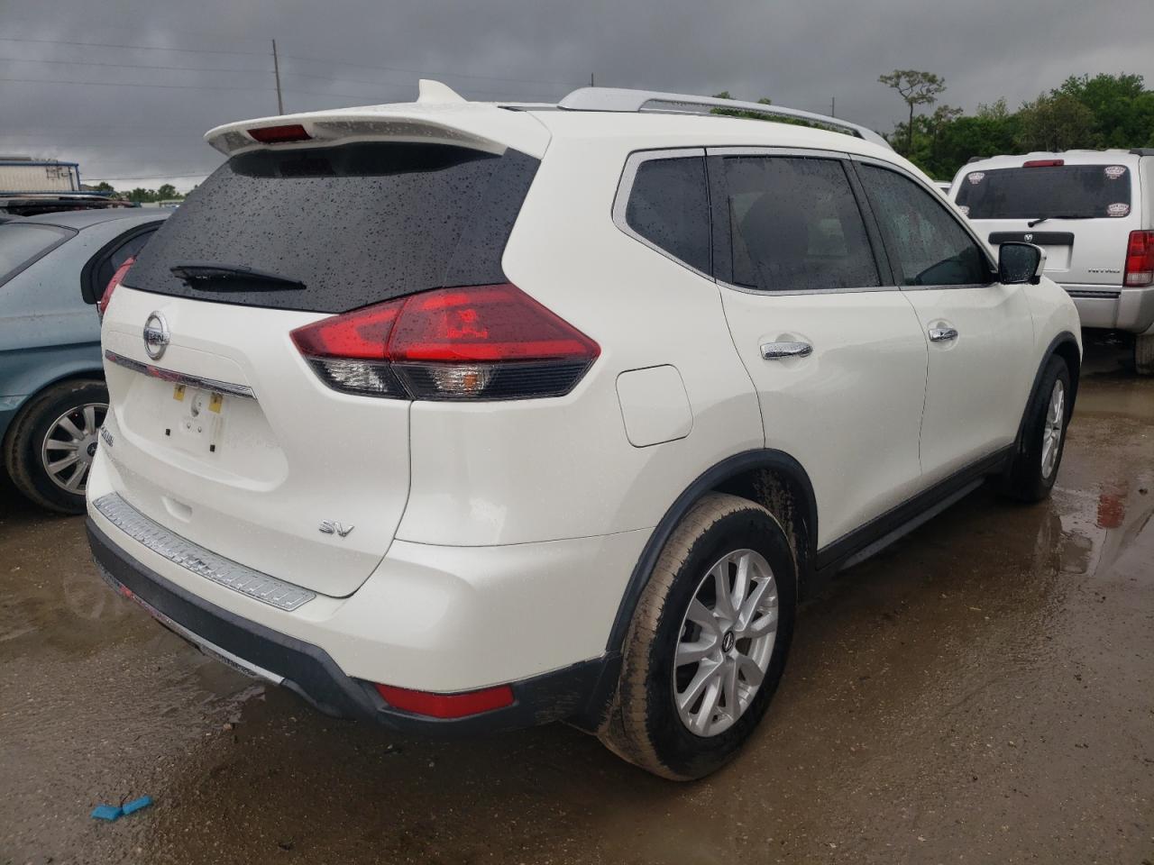 Photo 4 from auction – 2018 NISSAN ROGUE S with VIN KNMAT2MT5JP563758