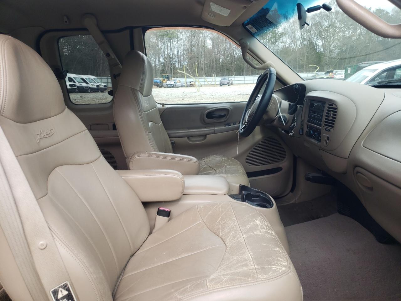 Photo 5 from auction – 2000 FORD F150 with VIN 1FTRX18L3YNB01233