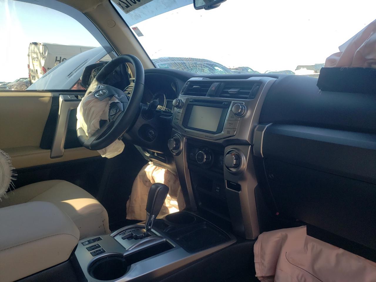 Photo 9 from auction – 2019 TOYOTA 4RUNNER SR with VIN JTEZU5JR9K5209521