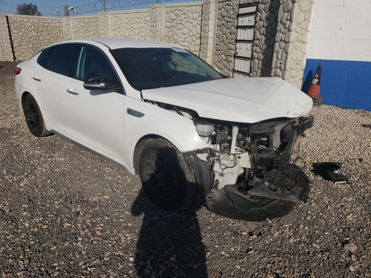 KIA OPTIMA HYB 2017 with VIN KNAGT4LE9H5019050 - Photo from auction