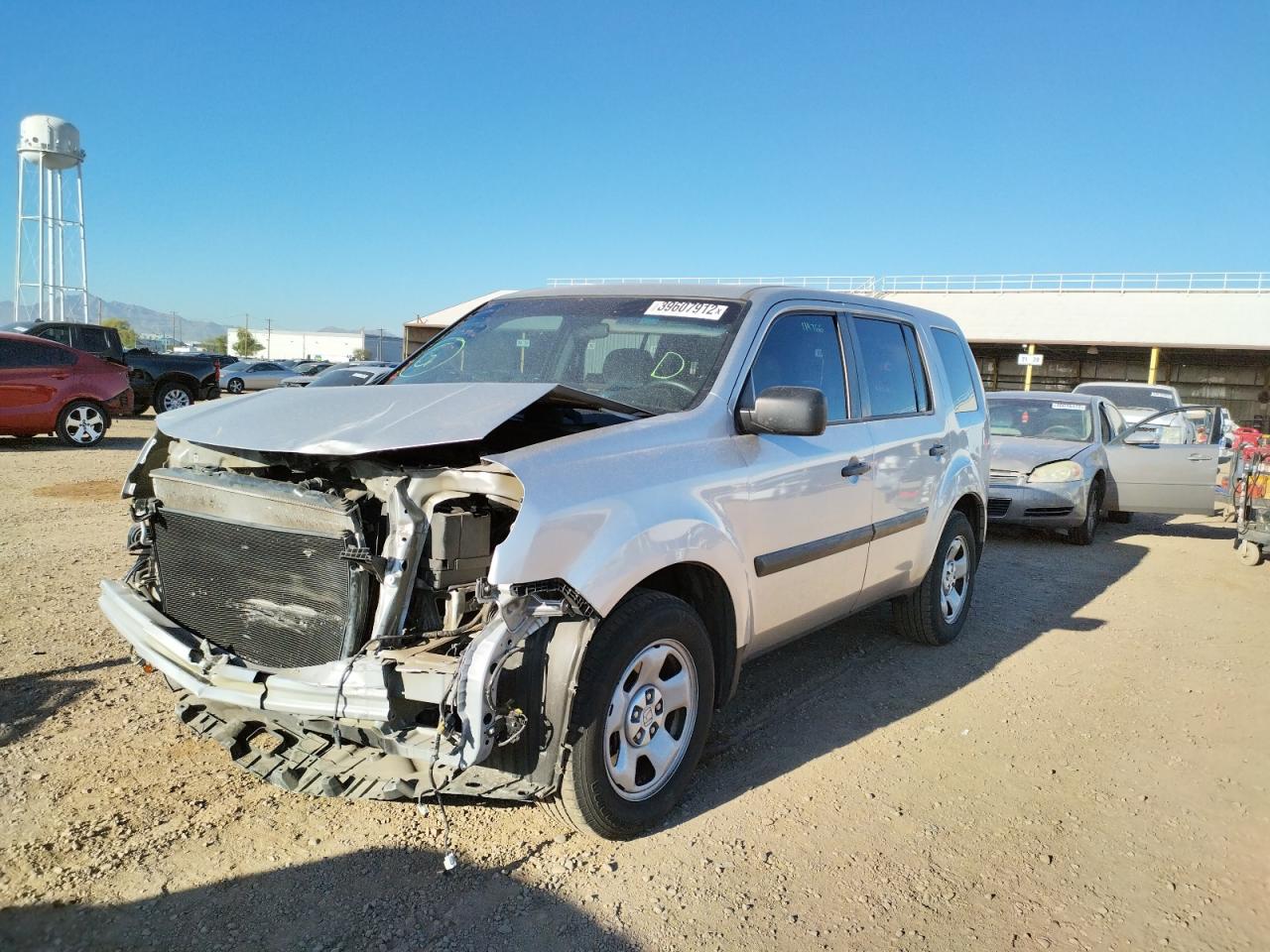Photo 2 from auction – 2015 HONDA PILOT LX with VIN 5FNYF3H27FB028512