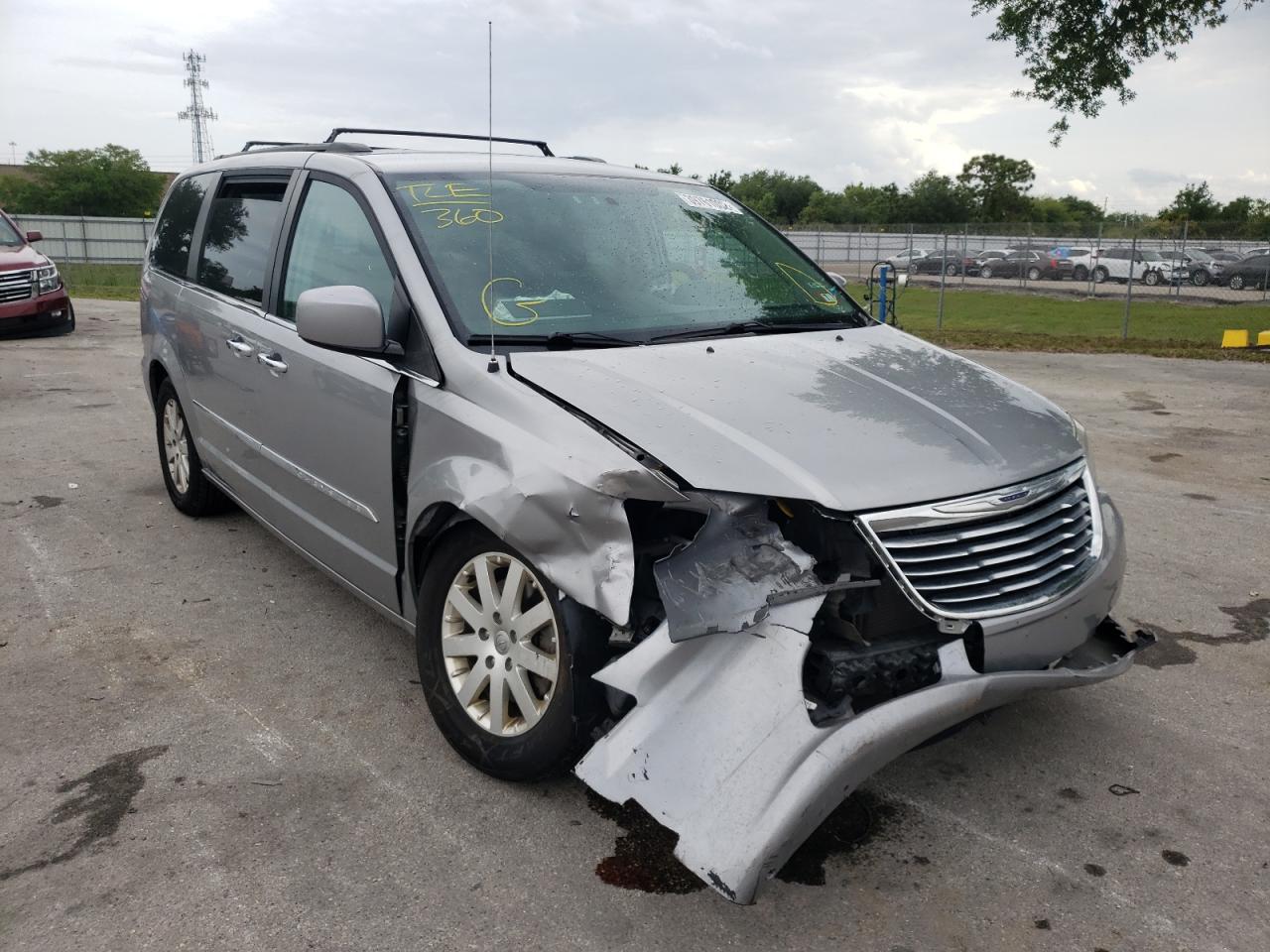 Photo 1 from auction – 2016 CHRYSLER TOWN & COU with VIN 2C4RC1BG5GR253300