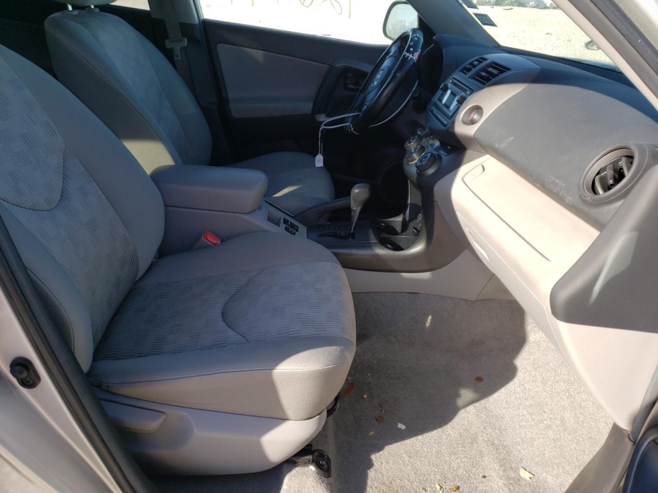 Photo 5 from auction – 2012 TOYOTA RAV4 with VIN 2T3ZF4DV7CW138055