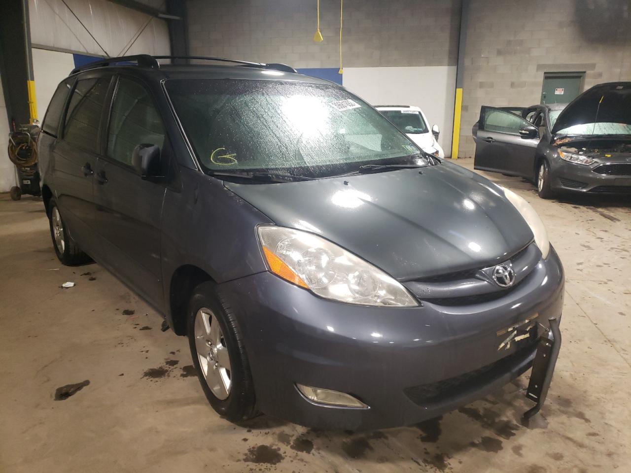 TOYOTA SIENNA CE 2010 with VIN 5TDKK4CC6AS293658 - Photo from auction