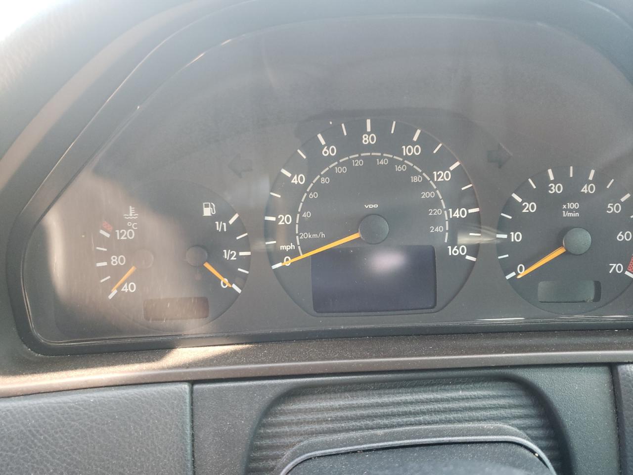 Foto 8 de la subasta – 2002 MERCEDES-BENZ E 320 con VIN WDBJF65J82B454719