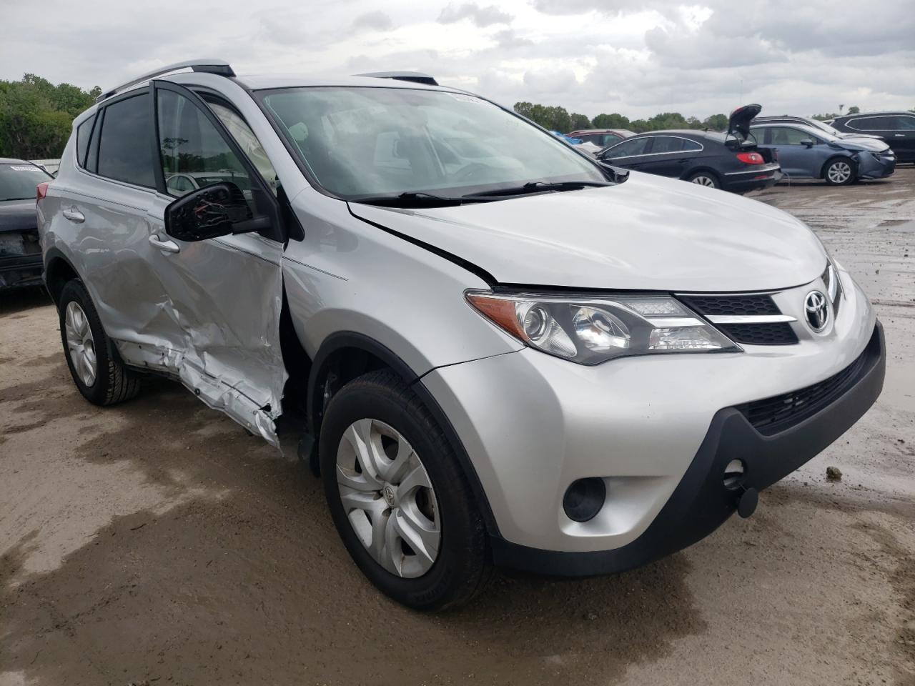 TOYOTA RAV4 LE 2015 with VIN JTMZFREV0FD078987 - Photo from auction