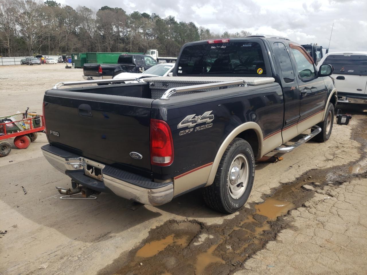 Photo 4 from auction – 2000 FORD F150 with VIN 1FTRX18L3YNB01233