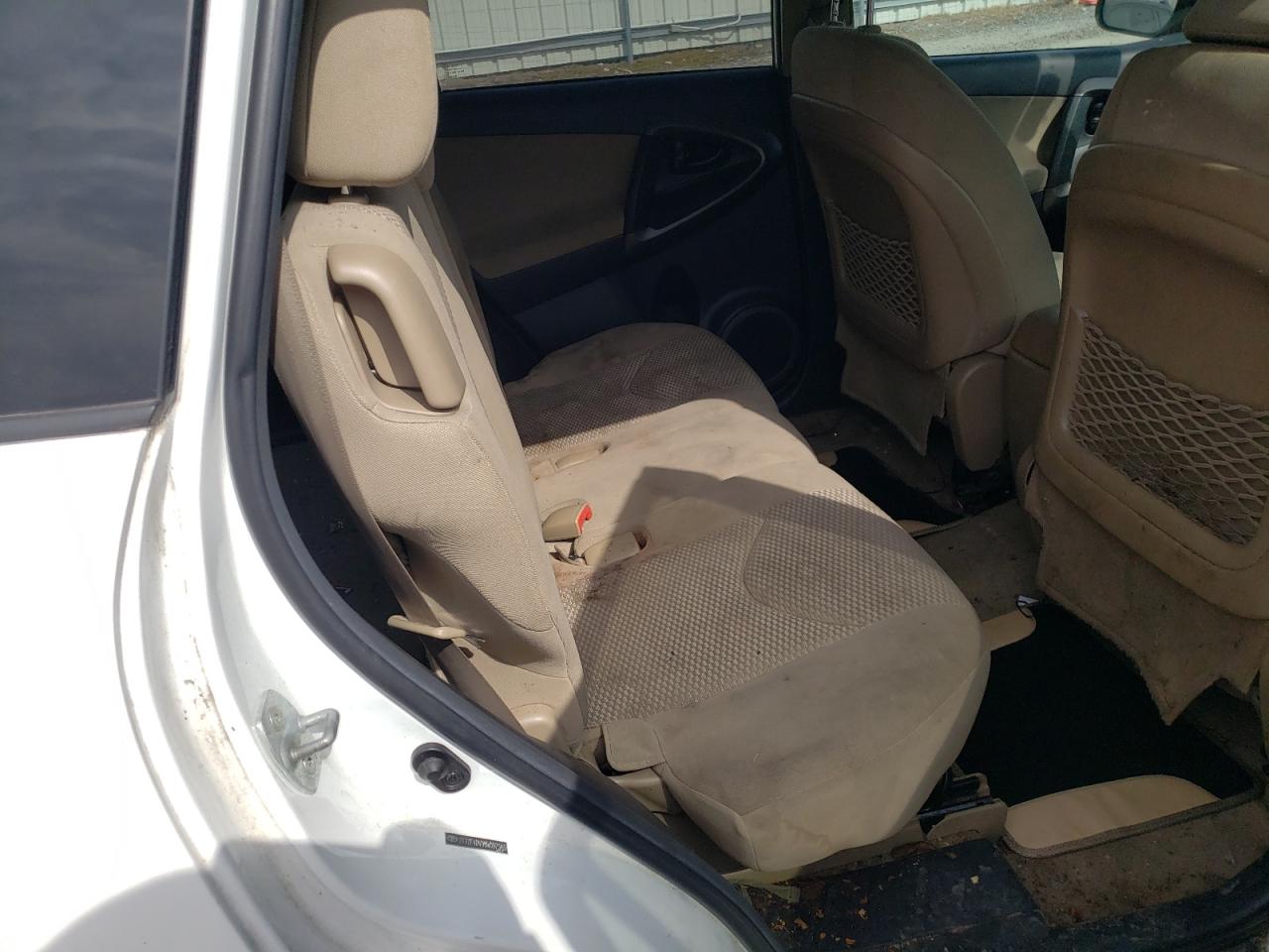 Photo 6 from auction – 2011 TOYOTA RAV4 with VIN 2T3ZF4DV9BW097569