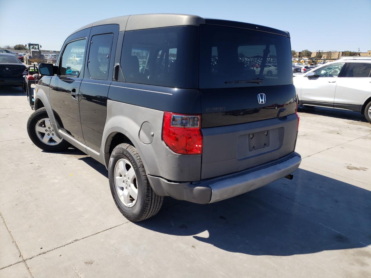 Photo 3 from auction – 2003 HONDA ELEMENT EX with VIN 5J6YH18563L019831