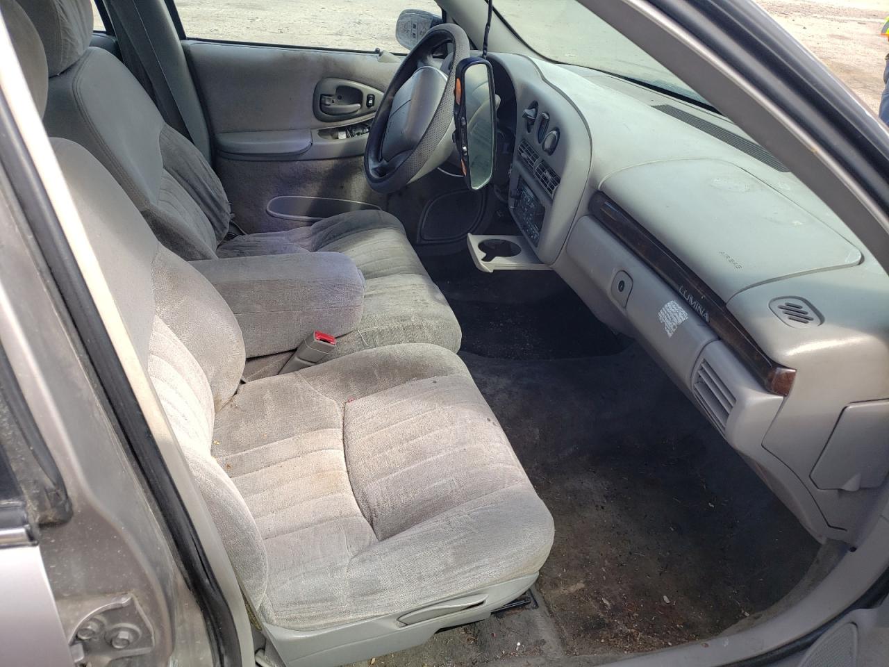 Photo 5 from auction – 1997 CHEVROLET LUMINA with VIN 2G1WL52M2V9217702