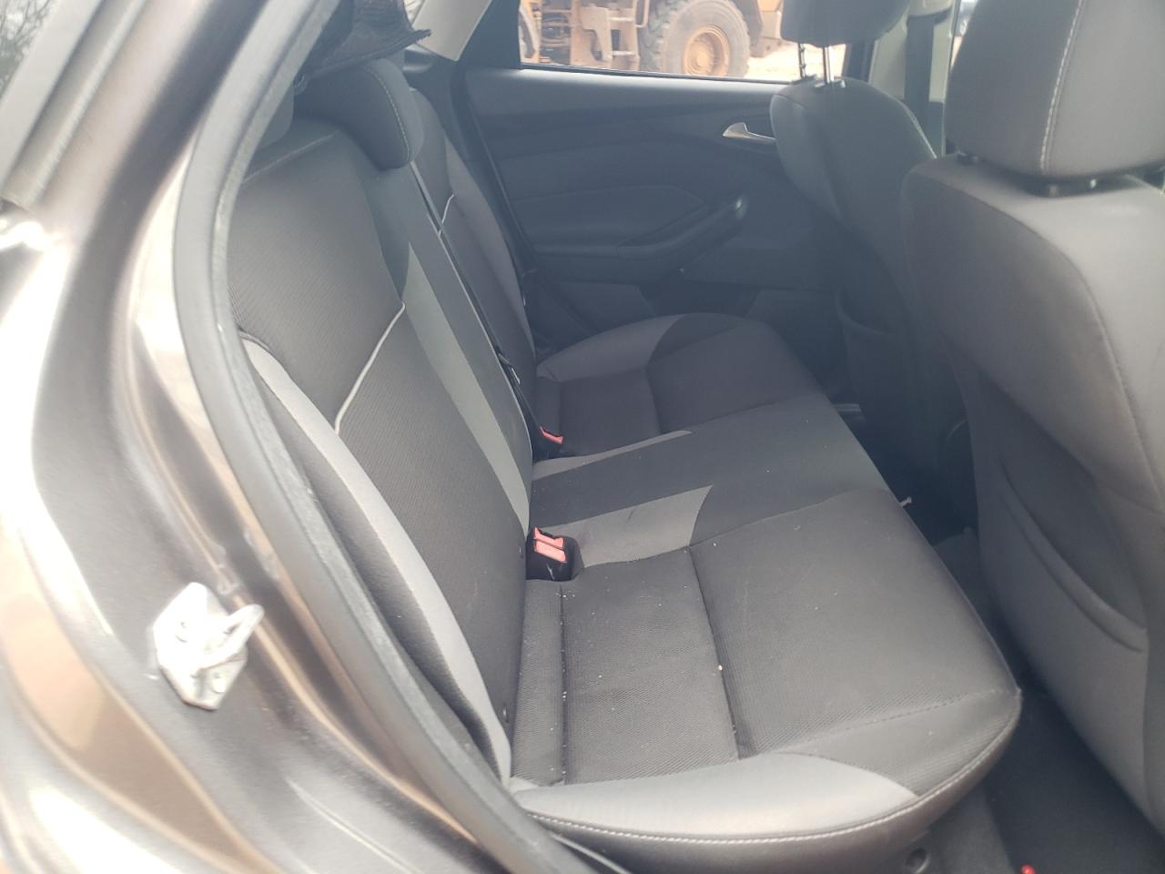 Photo 6 from auction – 2014 FORD FOCUS SE with VIN 1FADP3F27EL171444