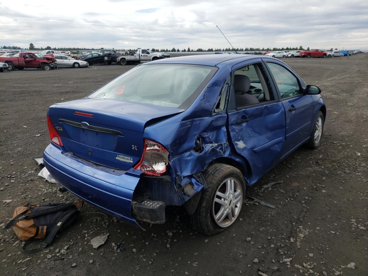 Photo 4 from auction – 2002 FORD FOCUS SE with VIN 1FAFP34P52W112765