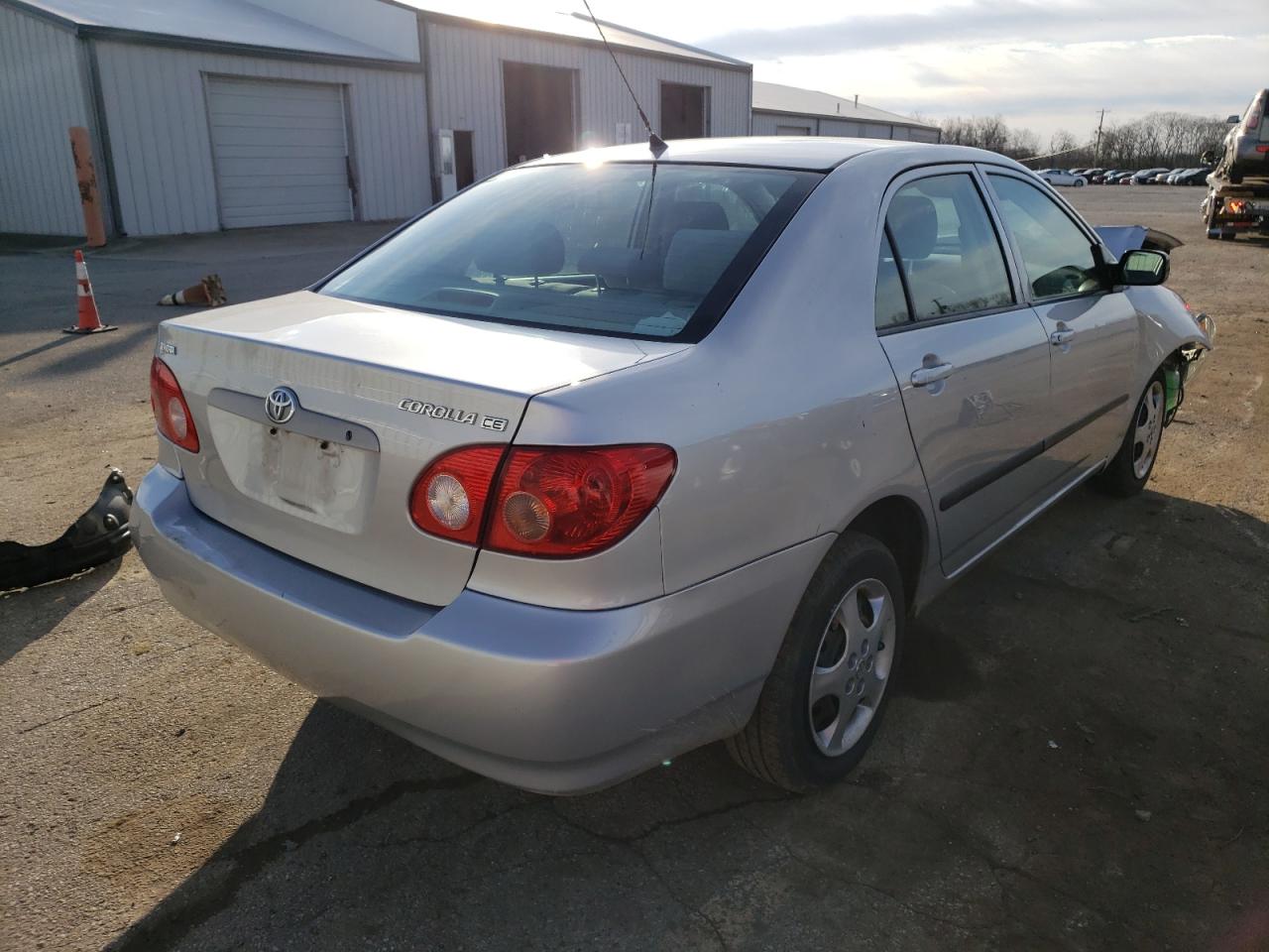 Photo 4 from auction – 2005 TOYOTA COROLLA CE with VIN JTDBR32E852052173