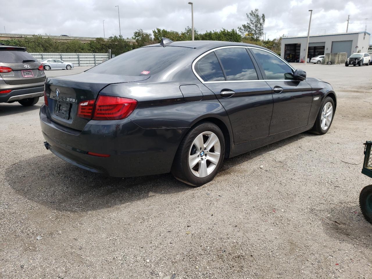 Photo 4 from auction – 2013 BMW 528 XI with VIN WBAXH5C56DD109716