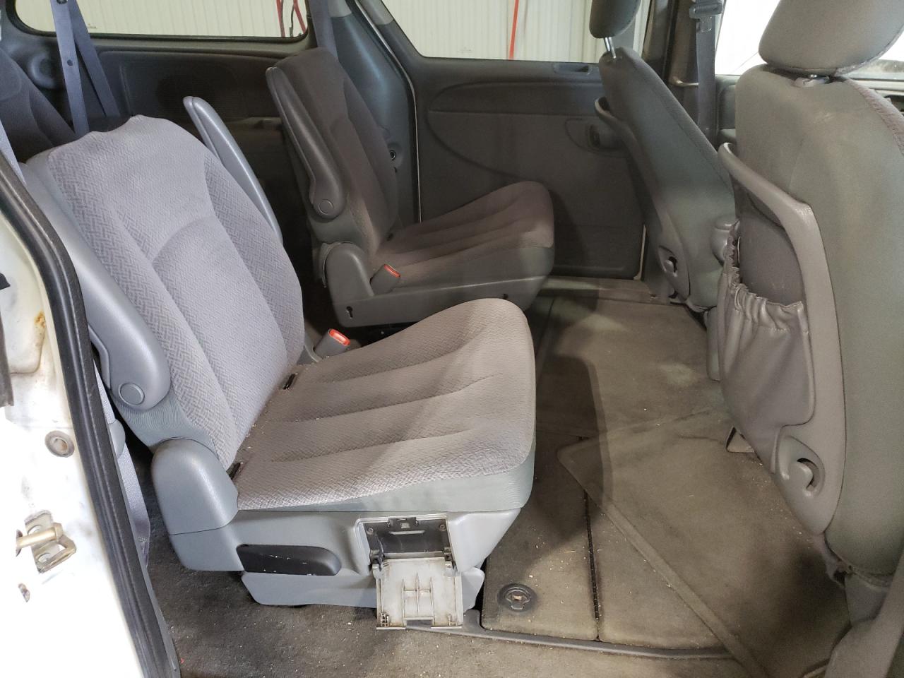 Photo 6 from auction – 2007 CHRYSLER TOWN & COU with VIN 2A4GP54L47R158296