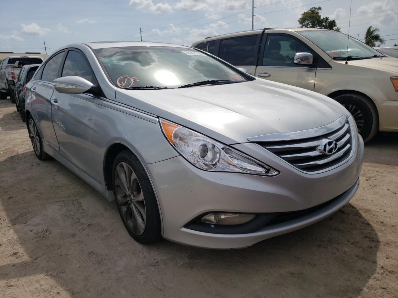 Photo 1 from auction – 2014 HYUNDAI SONATA SE with VIN 5NPEC4AB8EH842132