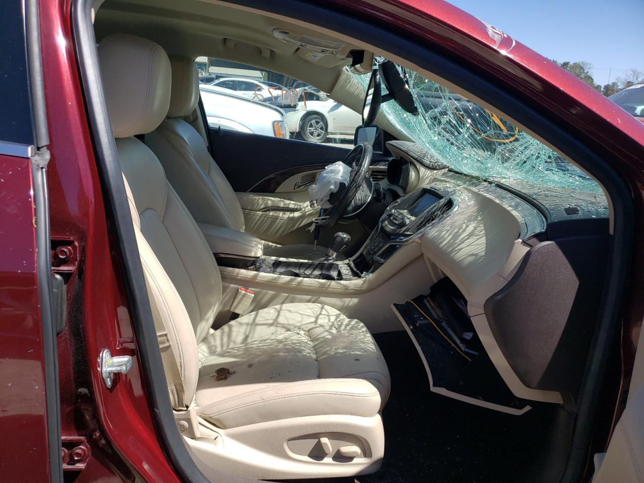 Photo 5 from auction – 2016 BUICK LACROSSE with VIN 1G4GB5G35GF123804