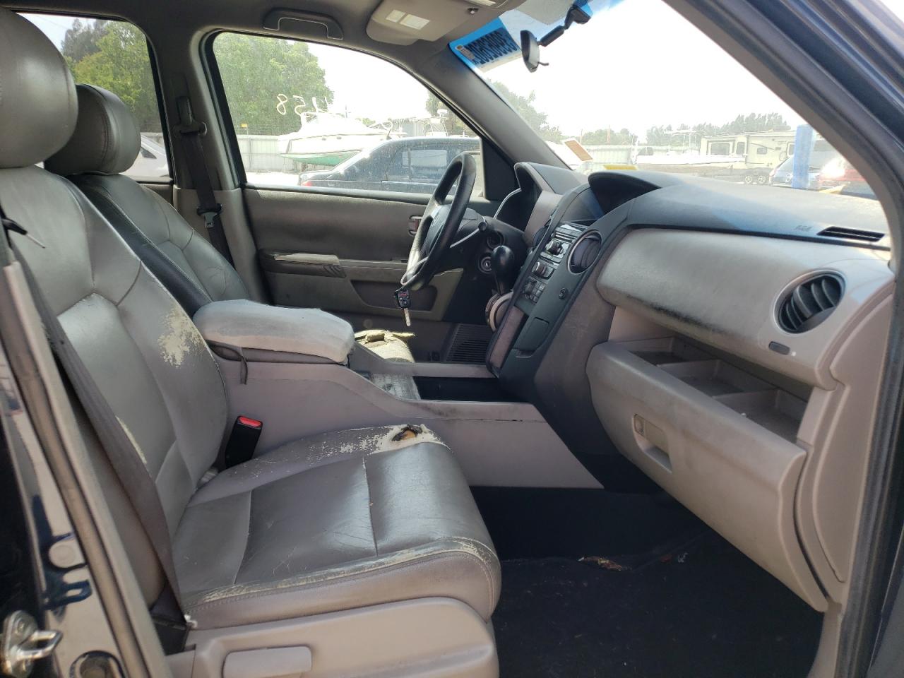 Photo 5 from auction – 2012 HONDA PILOT LX with VIN 5FNYF3H25CB010599