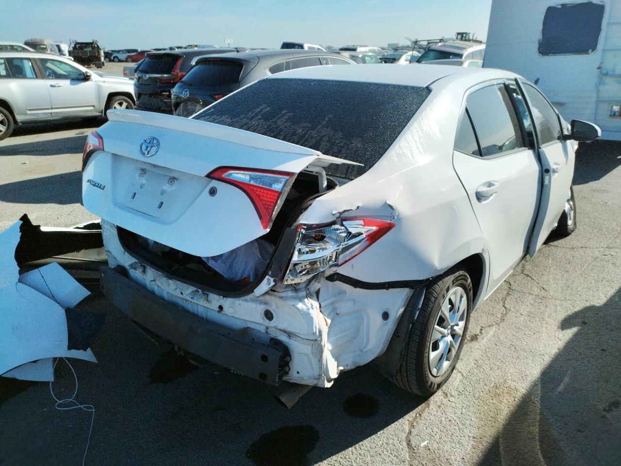 Photo 4 from auction – 2014 TOYOTA COROLLA L with VIN 5YFBURHEXEP080695
