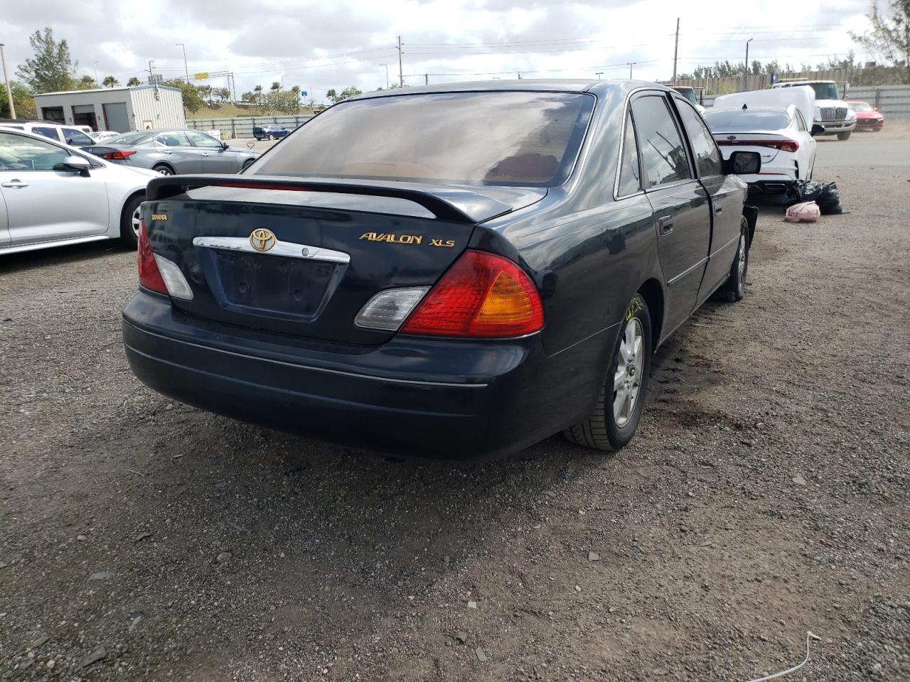 Photo 4 from auction – 2002 TOYOTA AVALON XL with VIN 4T1BF28B82U210362