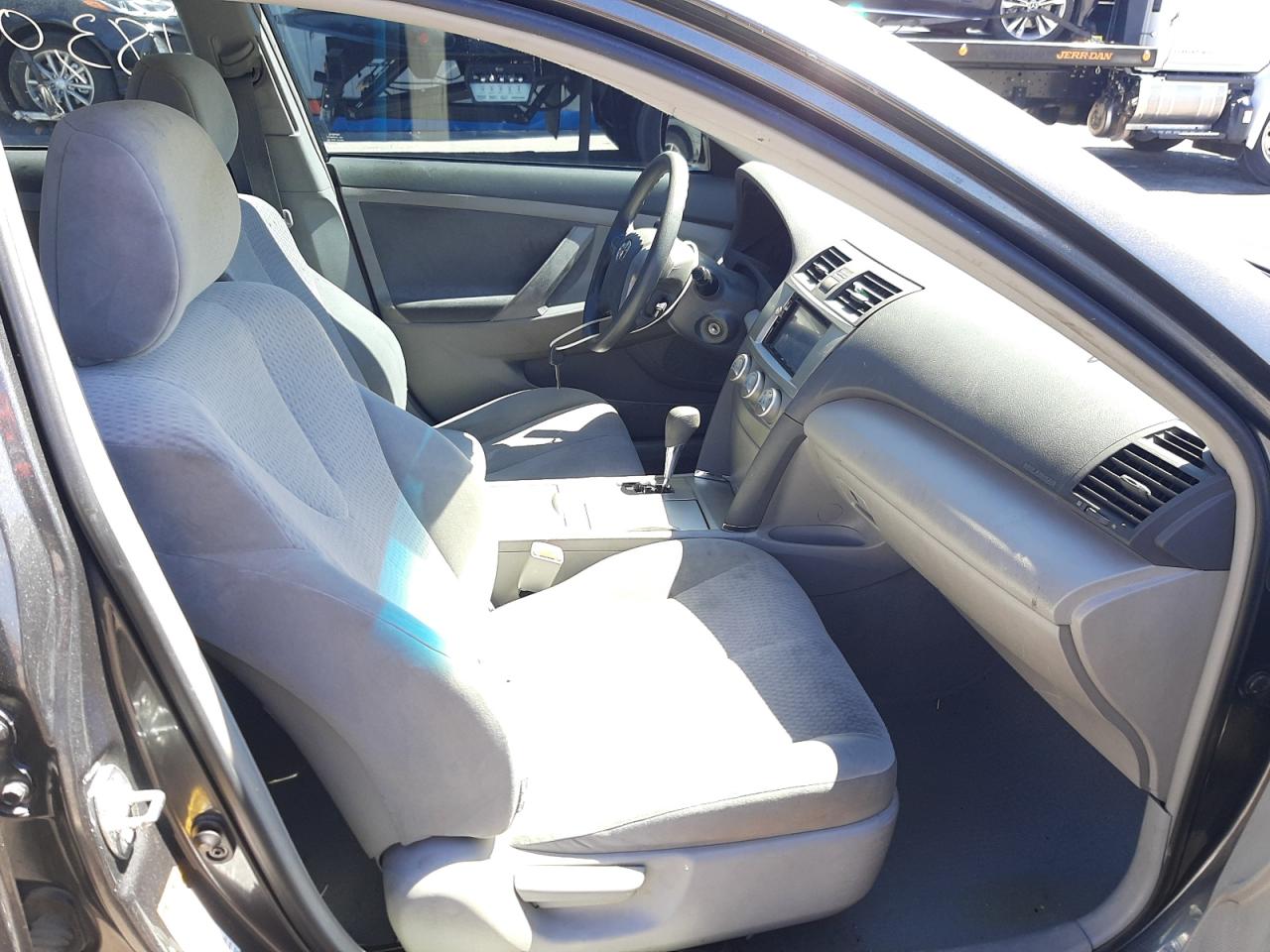 Photo 5 from auction – 2010 TOYOTA CAMRY BASE with VIN 4T4BF3EK2AR063888
