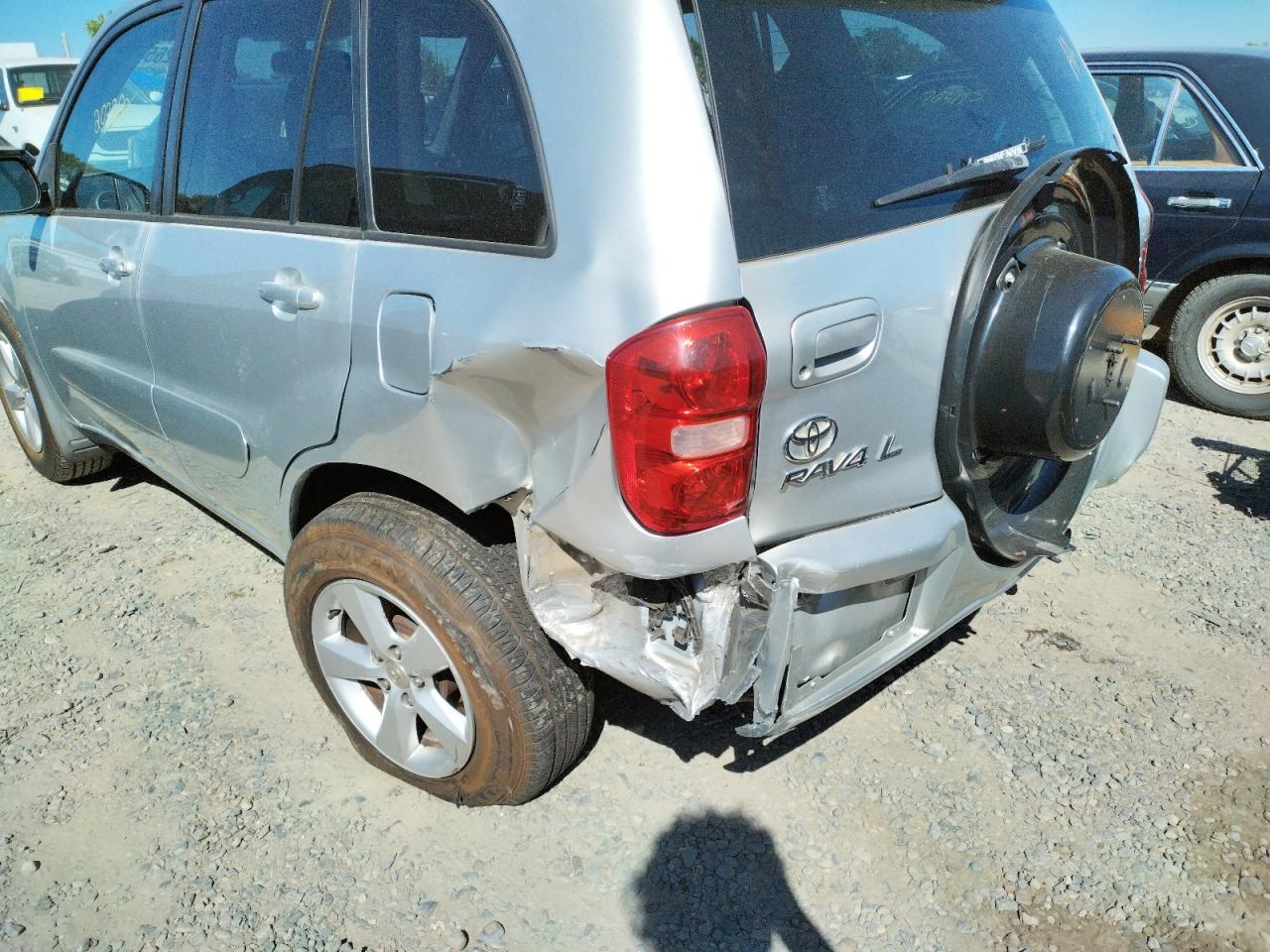 Photo 9 from auction – 2005 TOYOTA RAV4 with VIN JTEGD20V450089505