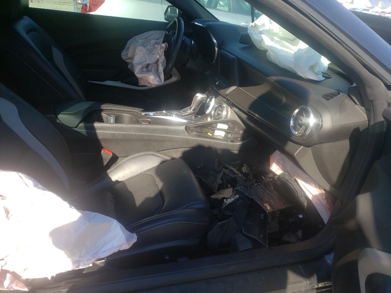 Photo 5 from auction – 2020 CHEVROLET CAMARO LT with VIN 1G1FD3DS6L0141986