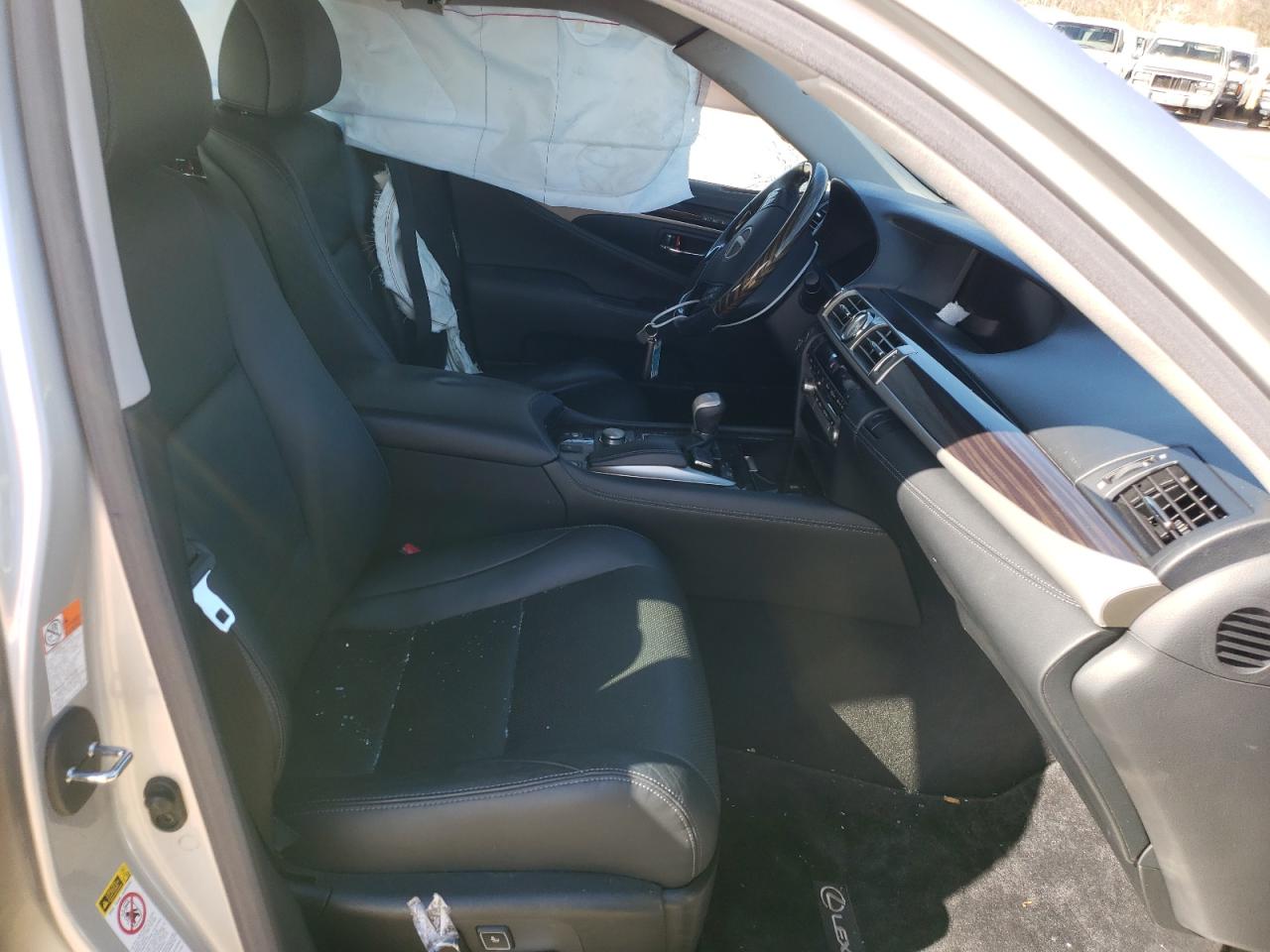 Photo 5 from auction – 2015 LEXUS LS 460 with VIN JTHCL5EF6F5024635