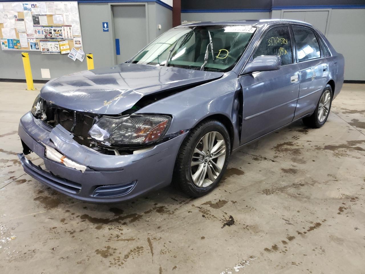Photo 2 from auction – 2000 TOYOTA AVALON XL with VIN 4T1BF28B7YU047874