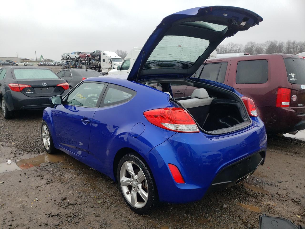 Photo 3 from auction – 2012 HYUNDAI VELOSTER with VIN KMHTC6AD3CU046469