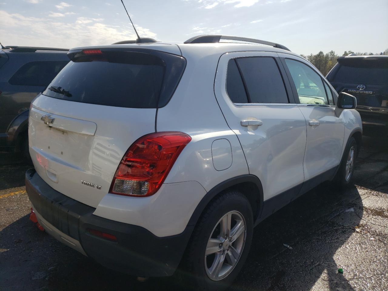Photo 4 from auction – 2015 CHEVROLET TRAX 1LT with VIN KL7CJLSB0FB221408