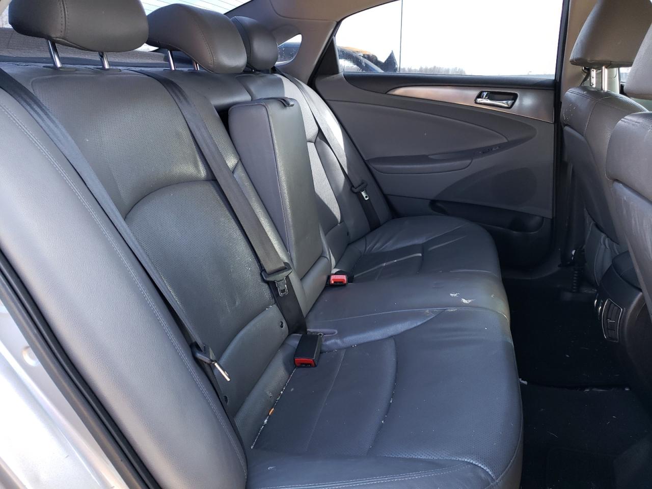Photo 6 from auction – 2012 HYUNDAI SONATA HYB with VIN KMHEC4A45CA036878