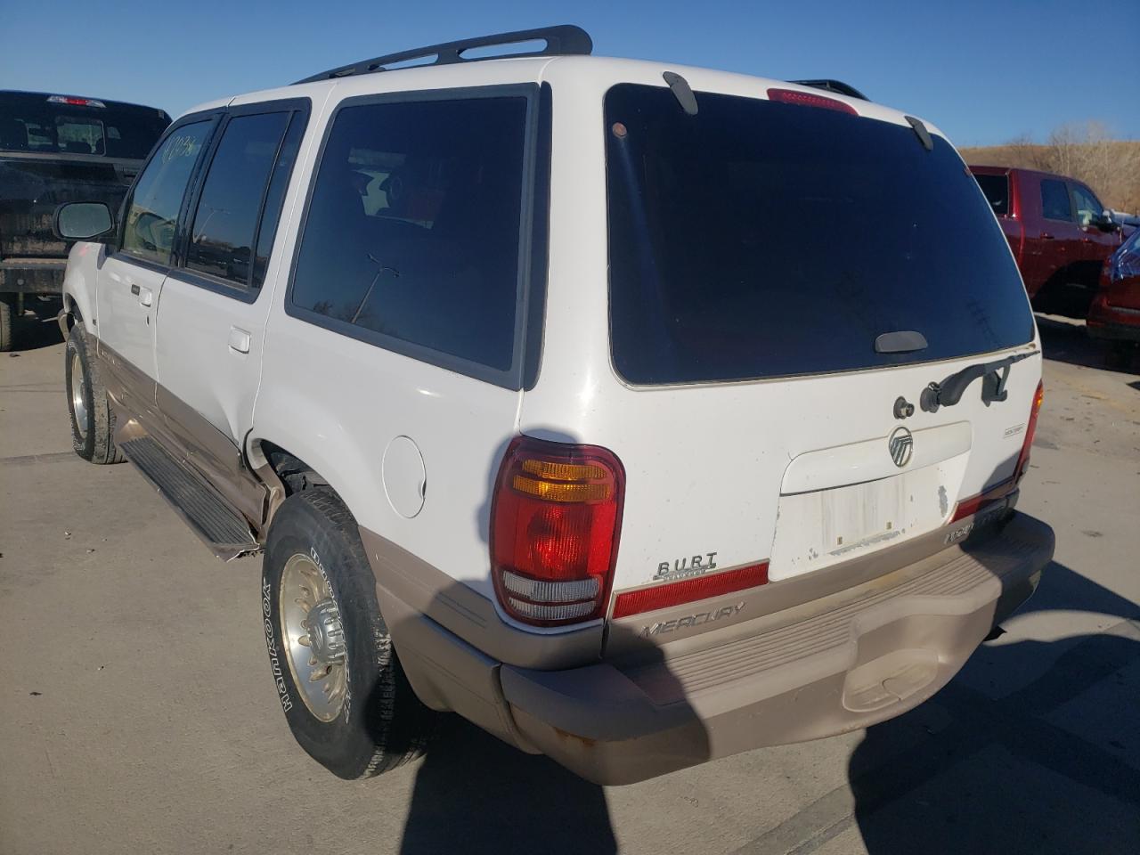 Photo 3 from auction – 2000 MERCURY MOUNTAINEE with VIN 4M2DU86P0YUJ44770