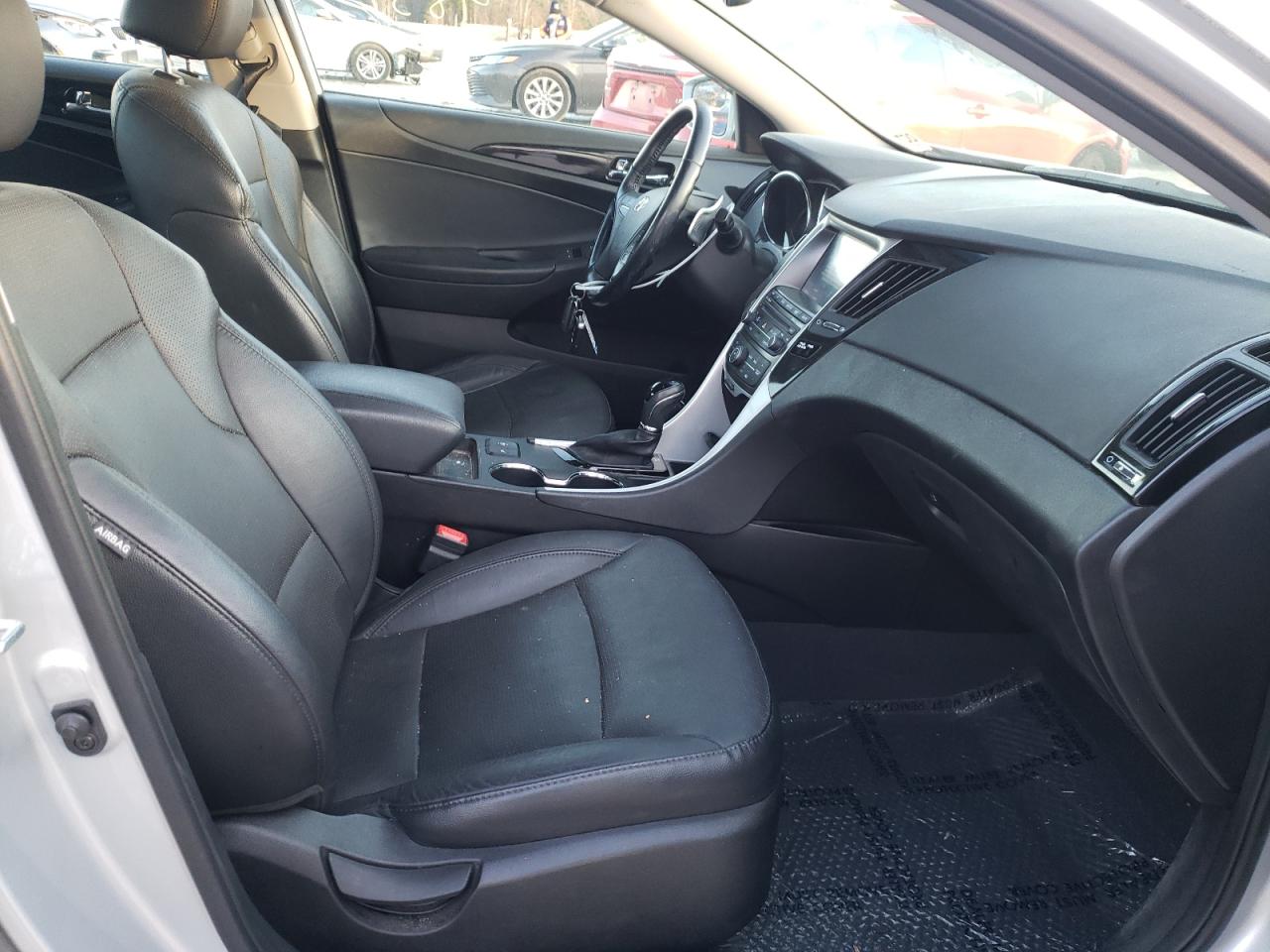 Photo 5 from auction – 2014 HYUNDAI SONATA SE with VIN 5NPEC4AB4EH888492