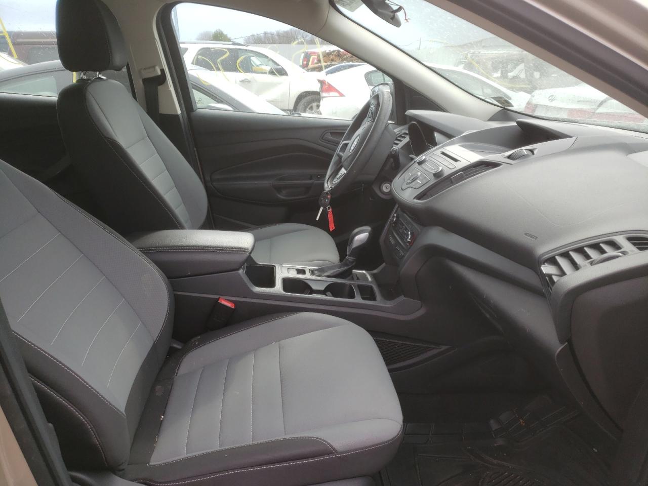 Photo 5 from auction – 2017 FORD ESCAPE S with VIN 1FMCU0F79HUC35681