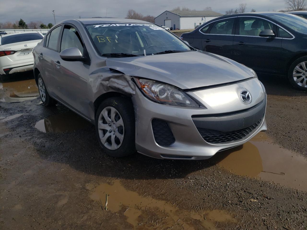 MAZDA 3 I 2012 with VIN JM1BL1UG6C1520182 - Photo from auction